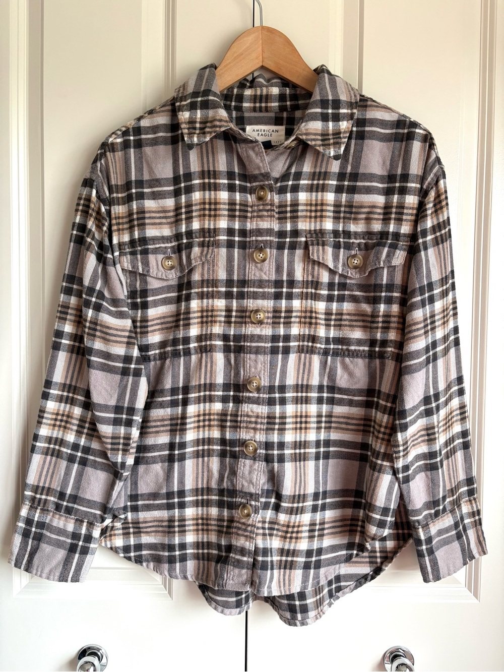 American Eagle Plaid Flannel Button Down XS Black Gray Cream Fall Preppy Cozy